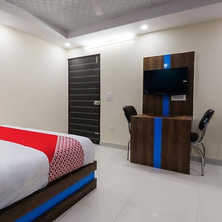 Hotel O Maharaja Gold Yeni Delhi Dış mekan fotoğraf