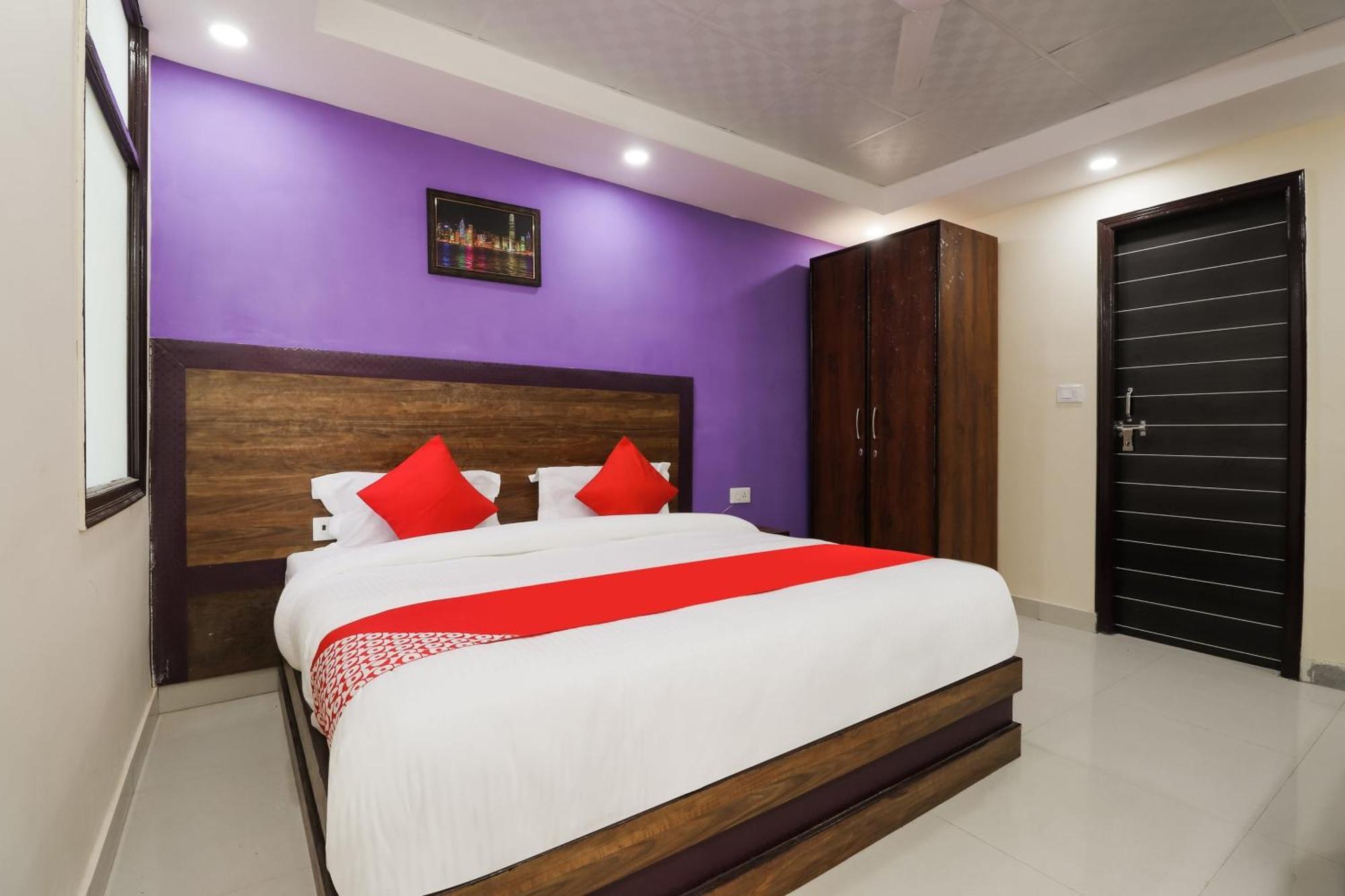 Hotel O Maharaja Gold Yeni Delhi Dış mekan fotoğraf
