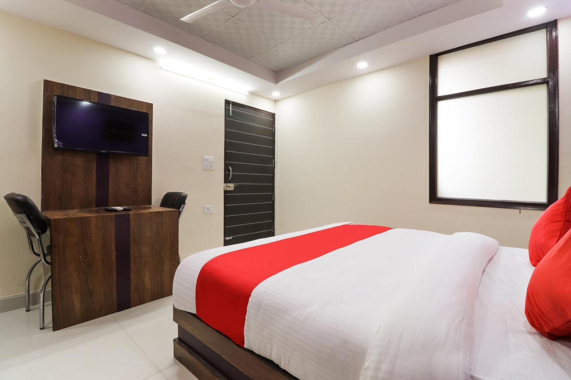 Hotel O Maharaja Gold Yeni Delhi Dış mekan fotoğraf