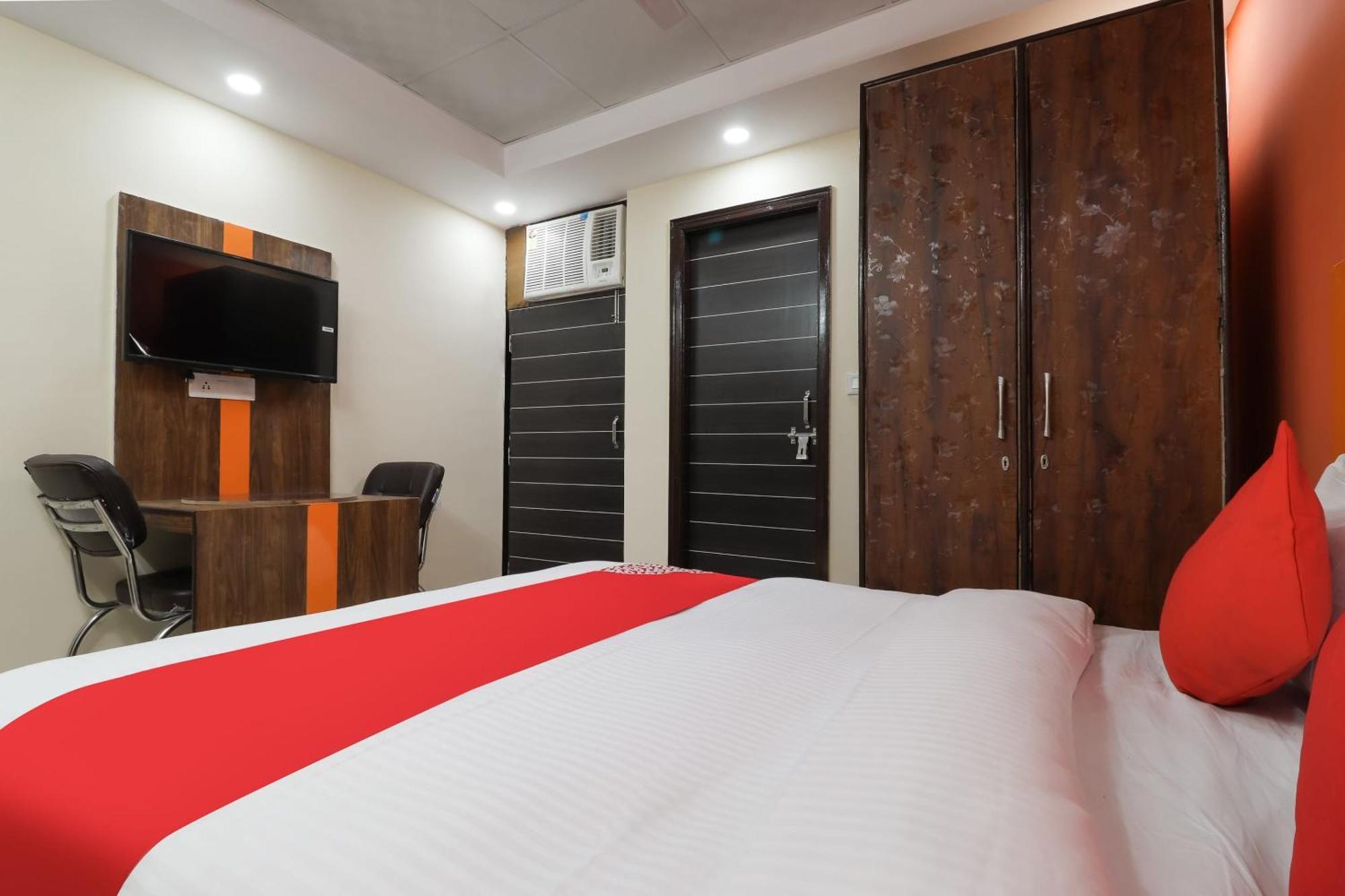 Hotel O Maharaja Gold Yeni Delhi Dış mekan fotoğraf