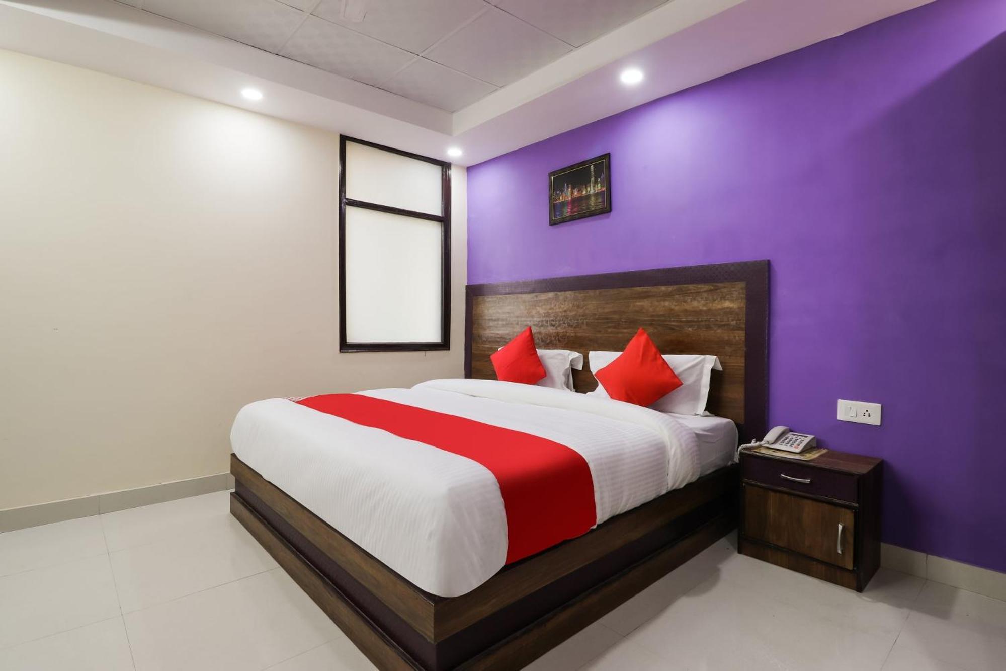 Hotel O Maharaja Gold Yeni Delhi Dış mekan fotoğraf