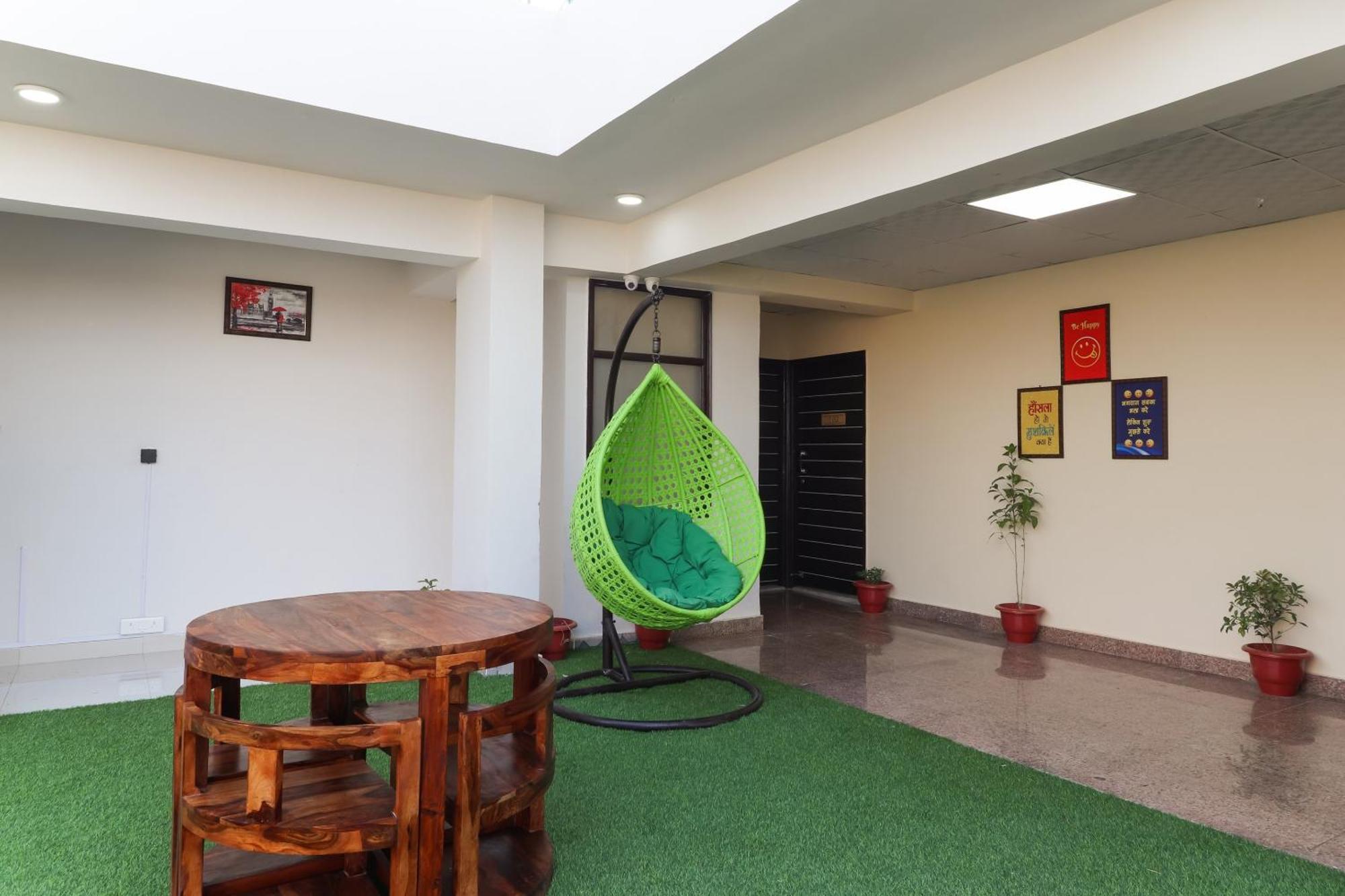 Hotel O Maharaja Gold Yeni Delhi Dış mekan fotoğraf