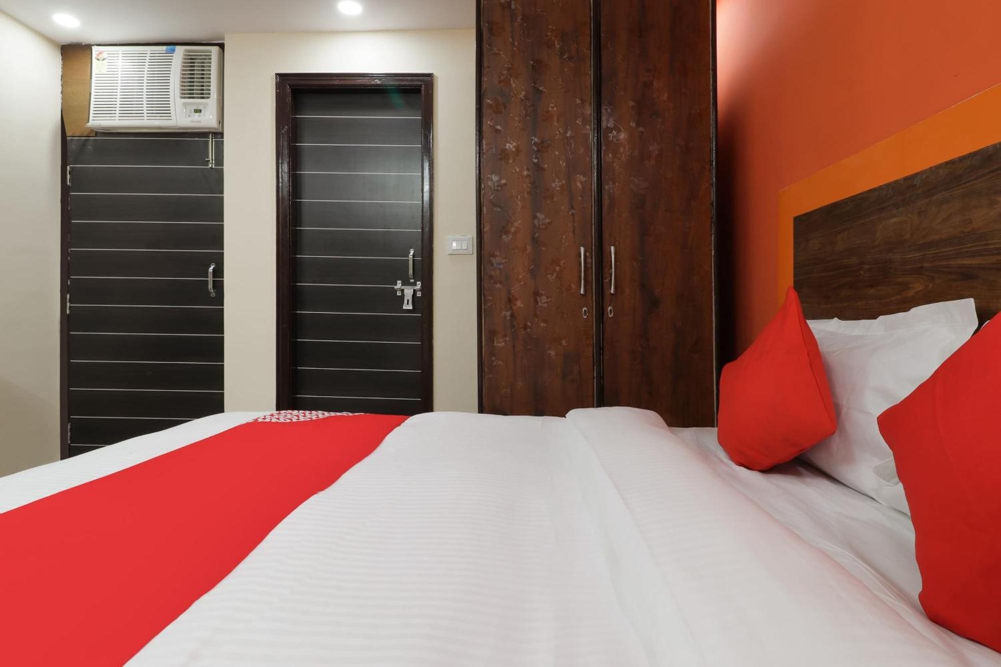 Hotel O Maharaja Gold Yeni Delhi Dış mekan fotoğraf