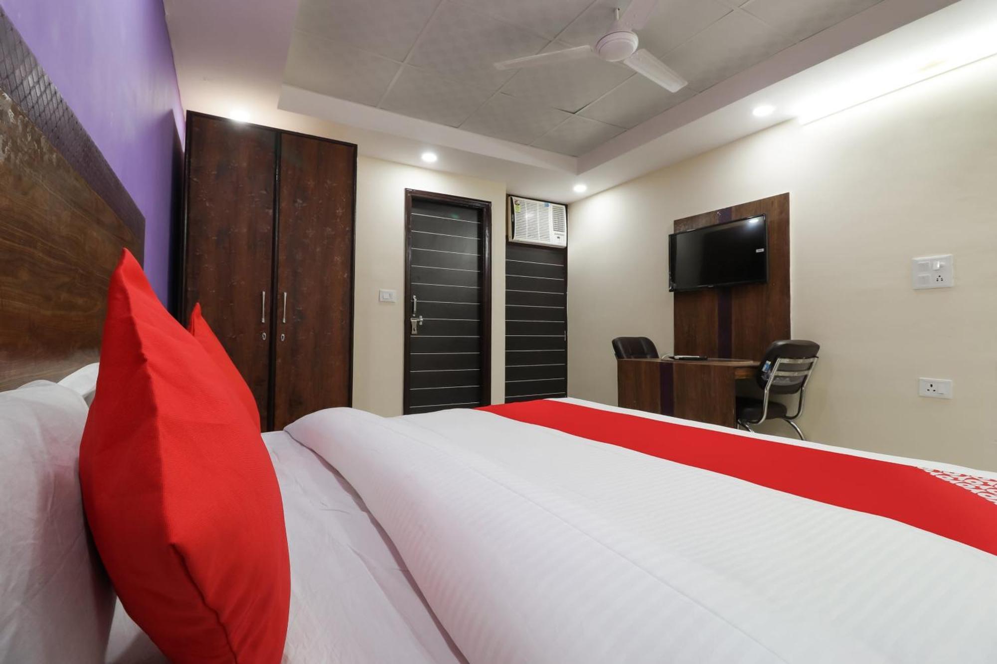Hotel O Maharaja Gold Yeni Delhi Dış mekan fotoğraf