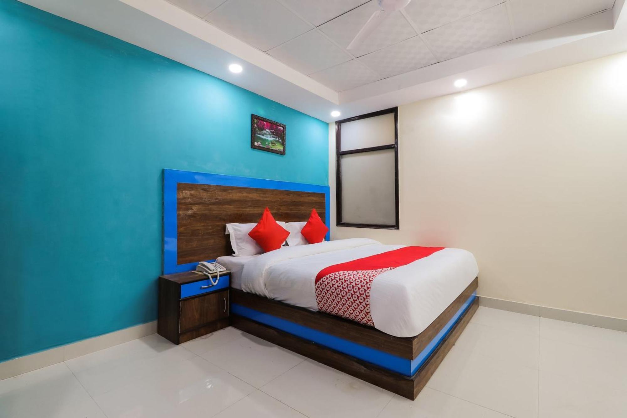 Hotel O Maharaja Gold Yeni Delhi Dış mekan fotoğraf