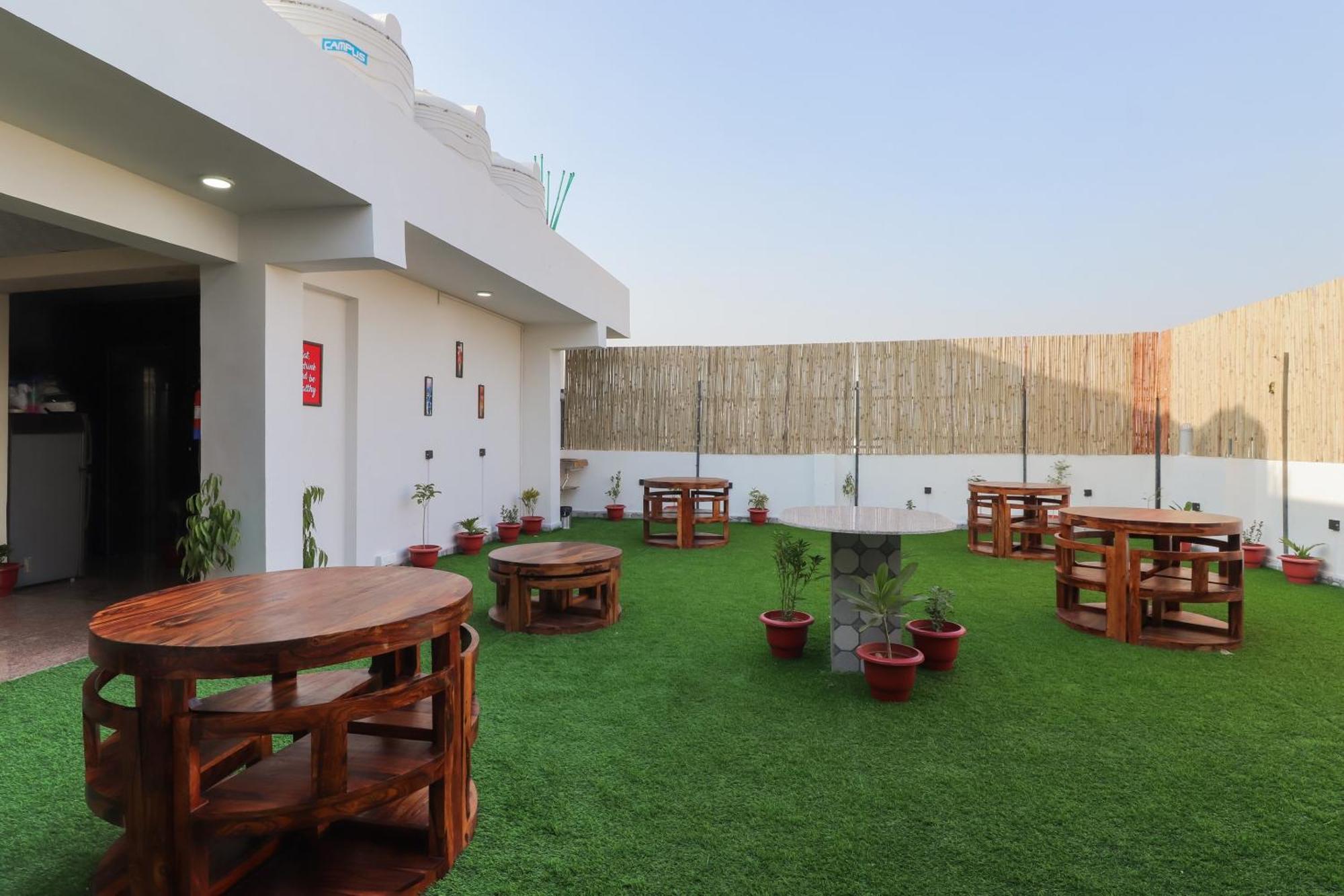 Hotel O Maharaja Gold Yeni Delhi Dış mekan fotoğraf