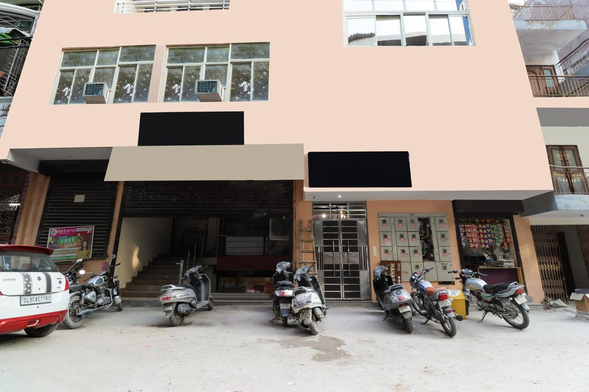 Hotel O Maharaja Gold Yeni Delhi Dış mekan fotoğraf